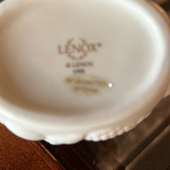 𝅺LENOX porcelain oval trinket box - Picture 7 of 7